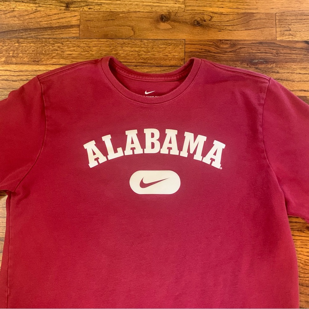 Nike Ladies The Nike Tee T-Shirt Top Blouse
Alabama Crimson Tide
XL
100% Cotton